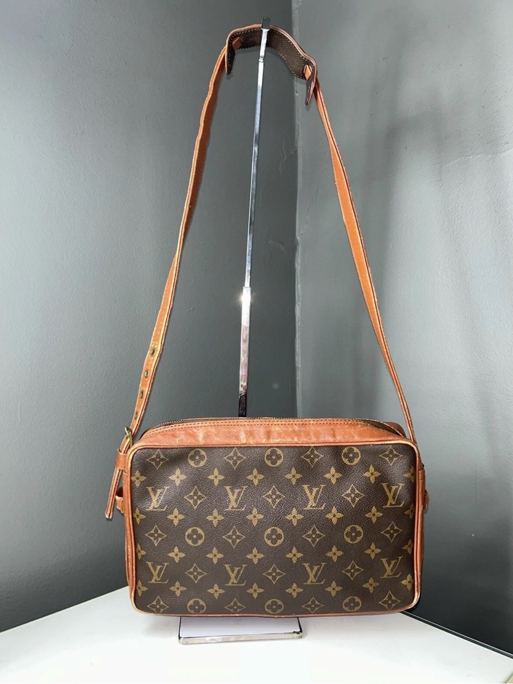 Vintage Louis Vuitton Monogram Sac Bandouliere Shoulder Bag w Dust Bag